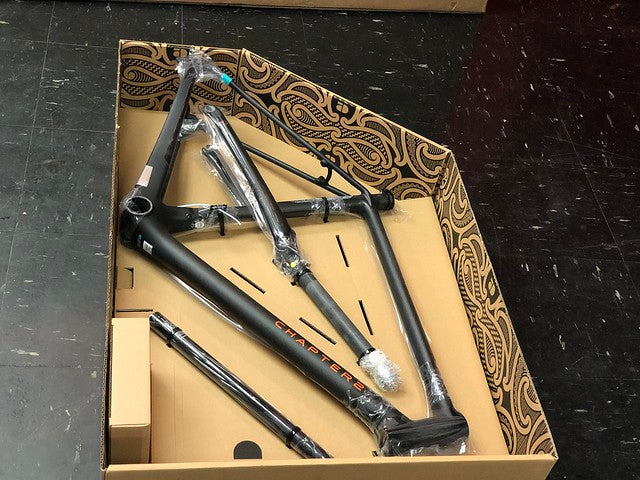 Chapter 2 Huru Frameset ( rim brake ) - Matt Orange